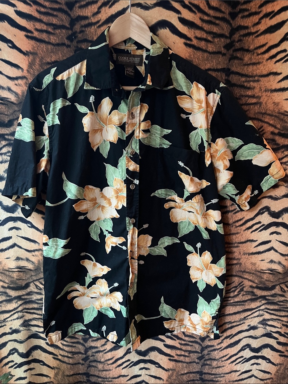 Cooke Street Hawaii Islands Casual Black Floral Button-Down Shirt cotton